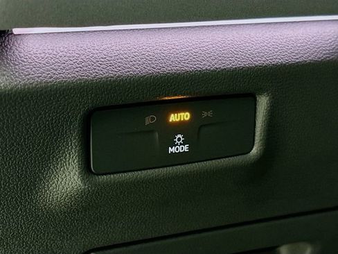 New 2026 Volkswagen Tiguan SE image 10