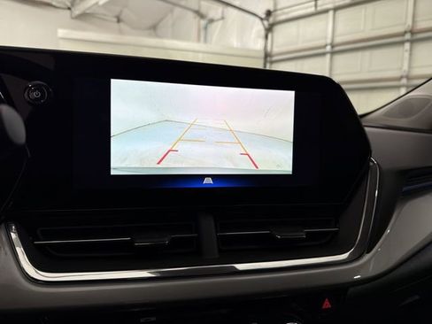 Used 2025 Chevrolet Trax LT w/ LT Convenience Package image 23