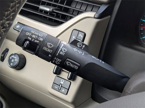 Used 2020 GMC Yukon Denali w/ Enhanced Security Package image 27