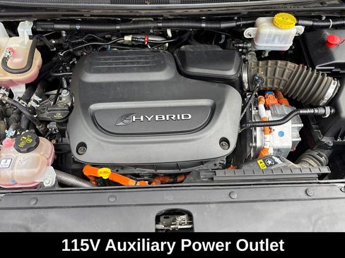 Used 2021 Chrysler Pacifica Limited w/ Uconnect Theater Family Group image 27