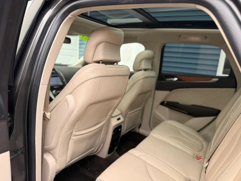 Used 2019 Lincoln MKC Select w/ Select Plus Package AWD/4WD image 33