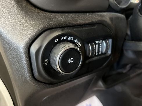 Used 2022 Jeep Wrangler Unlimited Sport image 14