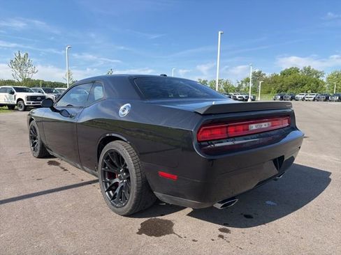 Used 2009 Dodge Challenger SRT8 RWD image 11