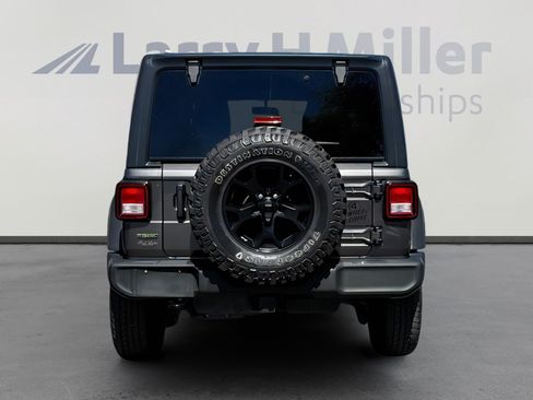 Used 2021 Jeep Wrangler Unlimited Willys image 5