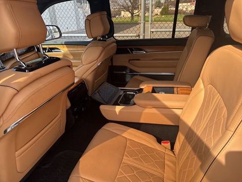 Used 2022 Jeep Grand Wagoneer Series III image 18