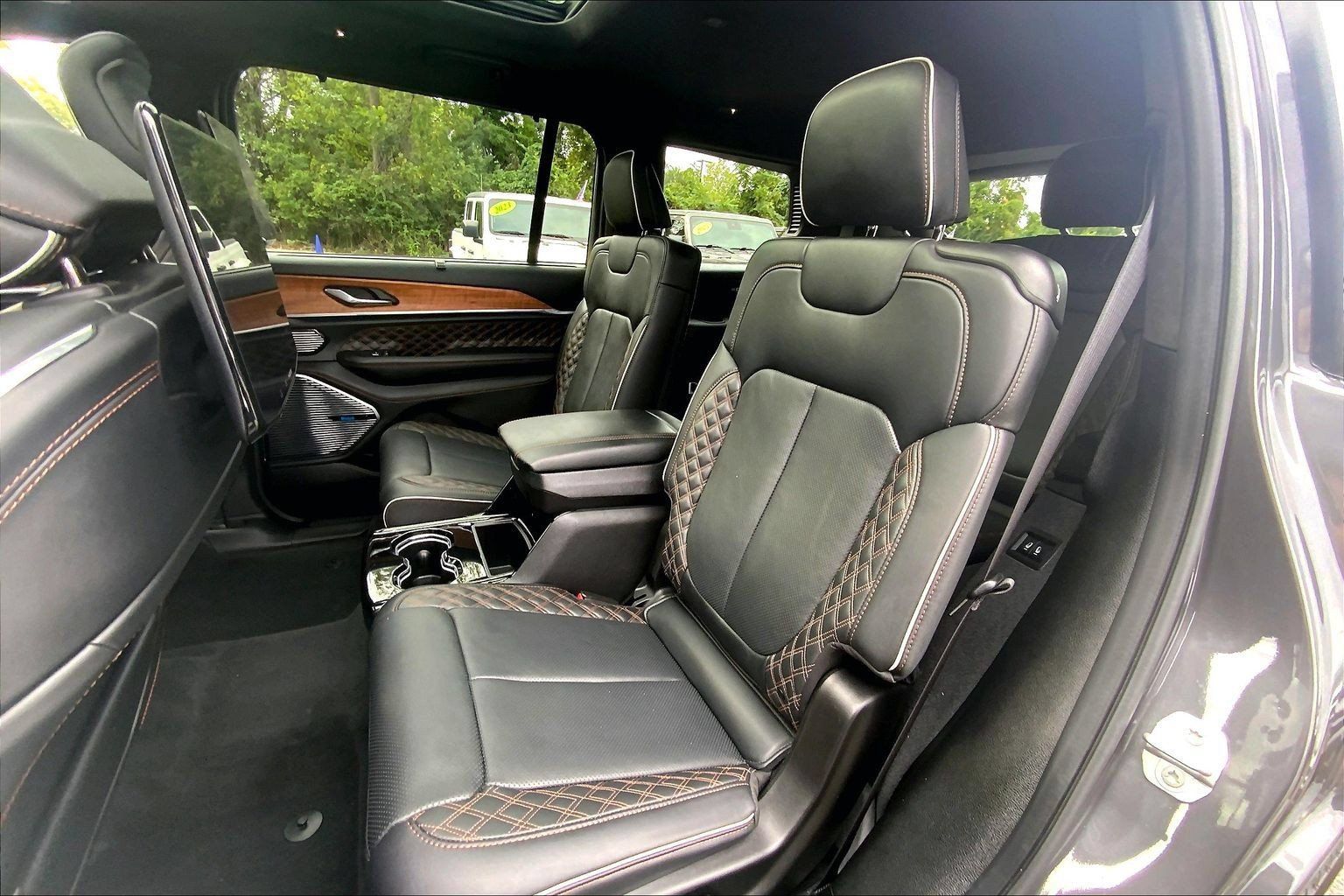 Certified 2025 Jeep Grand Cherokee L Summit AWD/4WD image 20