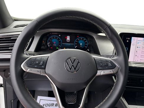 Certified 2024 Volkswagen Atlas Cross Sport SE FWD image 21