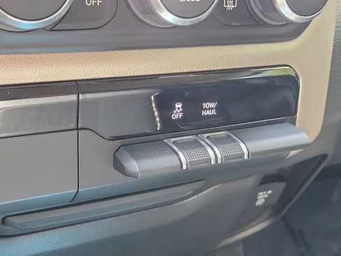 Used 2019 RAM 1500 Laramie RWD image 37