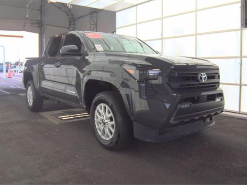 Used 2025 Toyota Tacoma SR5 RWD image 2