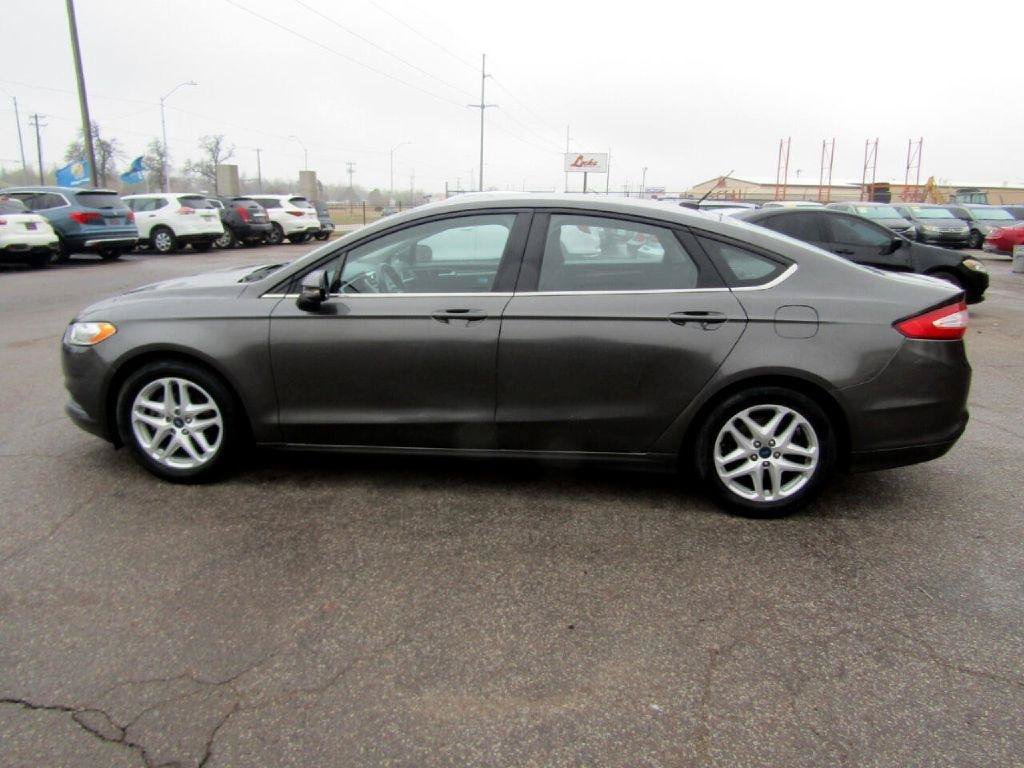 Used 2016 Ford Fusion SE FWD image 14