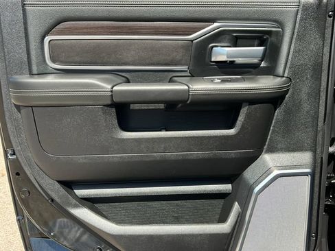 Used 2025 RAM 3500 Laramie AWD/4WD image 46