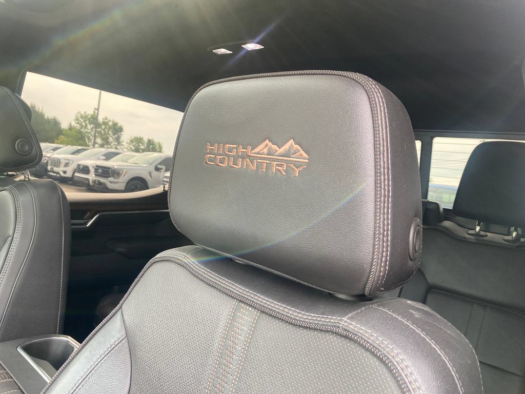 Used 2023 Chevrolet Silverado 1500 High Country w/ Technology Package AWD/4WD image 25