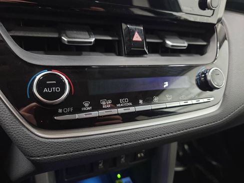 Certified 2022 Toyota Corolla Cross XLE w/ Convenience Package AWD/4WD image 19