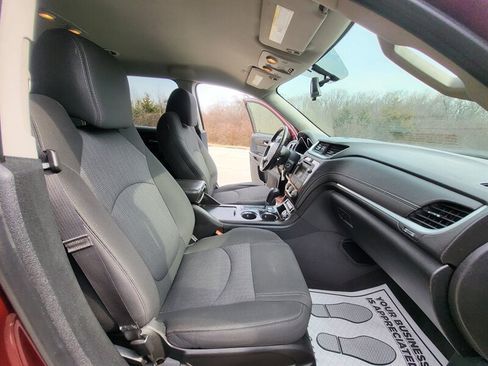 Used 2017 Chevrolet Traverse LT w/ Style and Technology Package FWD image 14