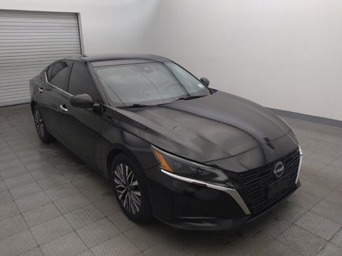 Used 2023 Nissan Altima 2.5 SV FWD image 13