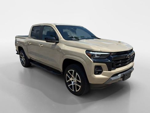 Used 2024 Chevrolet Colorado Z71 w/ Z71 Convenience Package 2 AWD/4WD image 7