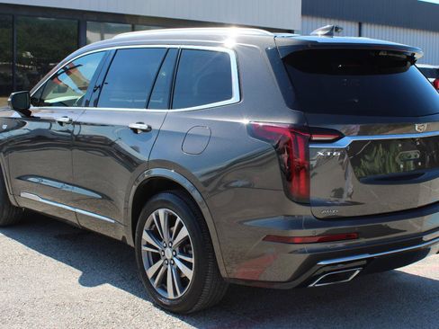 Used 2020 Cadillac XT6 Premium Luxury w/ Platinum Package AWD/4WD image 4
