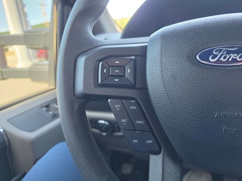 Used 2022 Ford F550 4x4 Regular Cab Super Duty image 21
