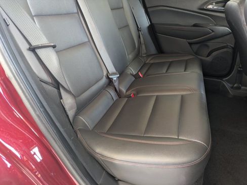 Used 2024 Chevrolet Trax RS w/ Sunroof Package FWD image 19