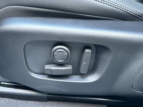 New 2026 Land Rover Range Rover Velar Dynamic SE image 21