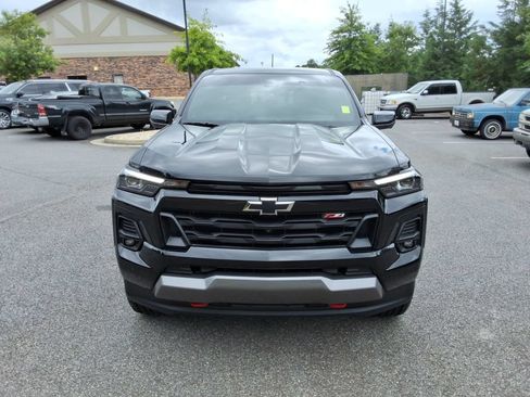 Certified 2025 Chevrolet Colorado Z71 w/ Technology Package AWD/4WD image 2