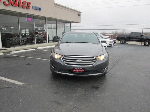 Used 2013 Ford Taurus SEL image 4