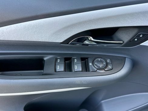 Used 2020 Chevrolet Bolt Premier w/ Infotainment Package FWD image 12