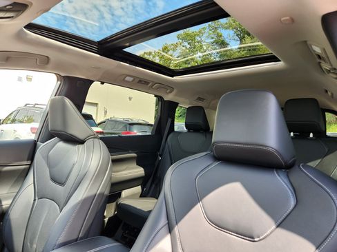 Certified 2026 INFINITI QX60 Luxe w/ Cargo Package AWD/4WD image 12