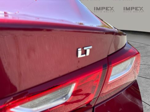 Used 2017 Chevrolet Malibu LT FWD image 19