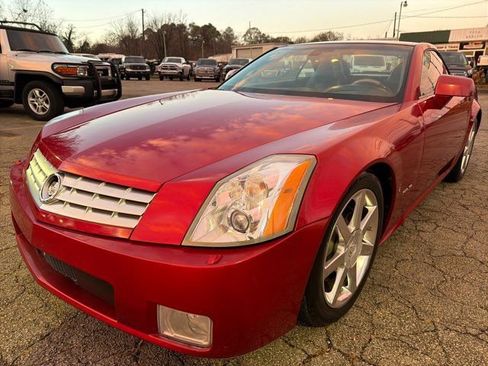Used 2005 Cadillac XLR RWD image 3