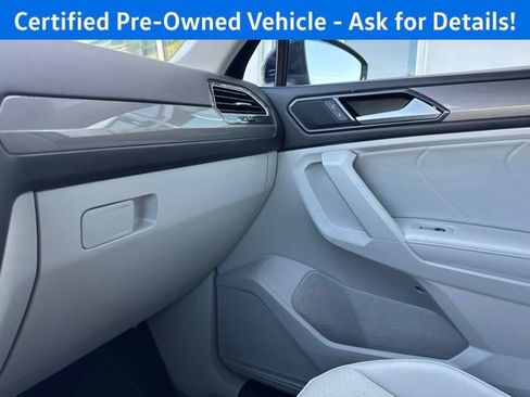 Certified 2023 Volkswagen Tiguan SE w/ Panoramic Sunroof Package AWD/4WD image 17