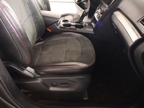 Used 2019 Ford Explorer XLT w/ Equipment Group 202A FWD image 15