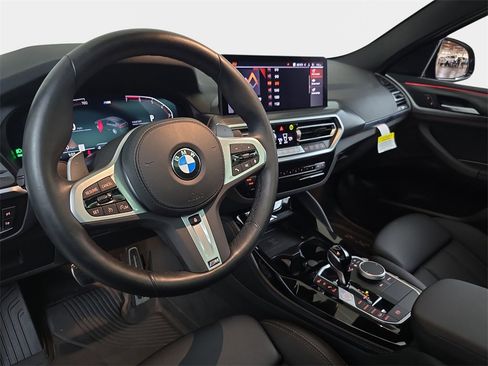 Used 2025 BMW X4 xDrive30i w/ Premium Package image 19