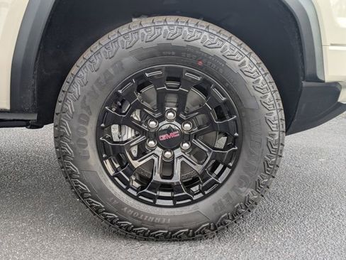 New 2026 GMC Canyon Elevation w/ Convenience Package RWD image 11