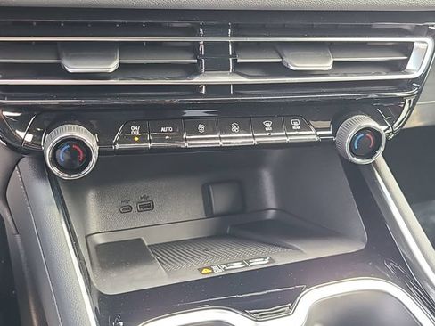 New 2026 Chevrolet Traverse LT FWD image 28
