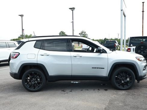 New 2026 Jeep Compass Latitude AWD/4WD image 4