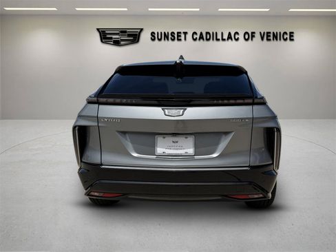 Certified 2024 Cadillac Lyriq Luxury AWD/4WD image 4