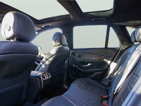 Used 2022 Mercedes-Benz GLC 300 4MATIC image 23