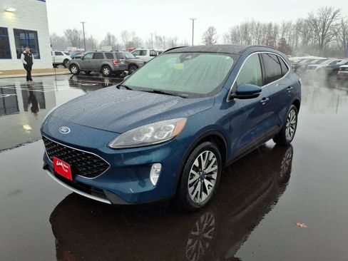 Used 2020 Ford Escape Titanium image 1