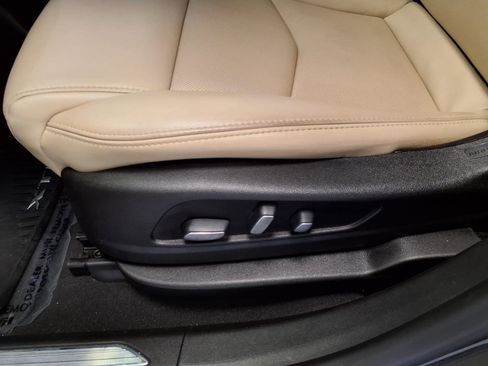 Used 2019 Cadillac XT5 Luxury FWD image 22