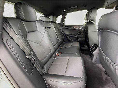 New 2026 Porsche Macan image 27