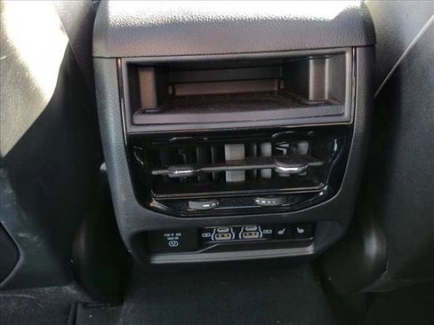 Used 2024 Jeep Grand Cherokee Limited 4xe image 17