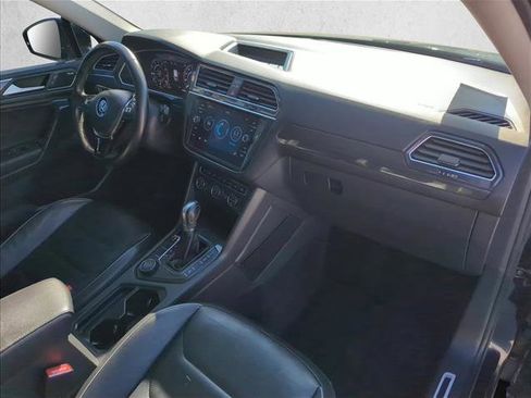 Used 2019 Volkswagen Tiguan SEL Premium w/ 3rd Row Seat Package AWD/4WD image 24