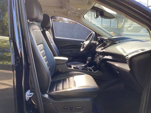 Used 2017 Ford Escape Titanium w/ Equipment Group 301A AWD/4WD image 20