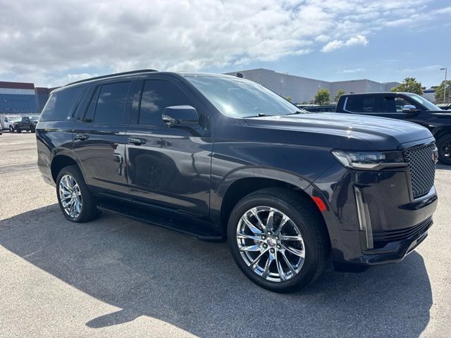 Used 2022 Cadillac Escalade Premium Luxury w/ LPO, Radiant Package AWD/4WD image 4