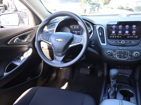 Certified 2024 Chevrolet Malibu LT image 12