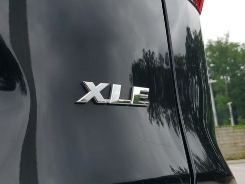 Used 2023 Toyota RAV4 XLE w/ Convenience Package FWD image 7