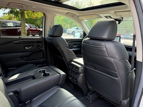 Used 2023 Honda Pilot Elite image 43