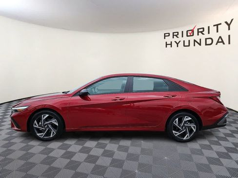 Certified 2025 Hyundai Elantra Sport FWD image 7