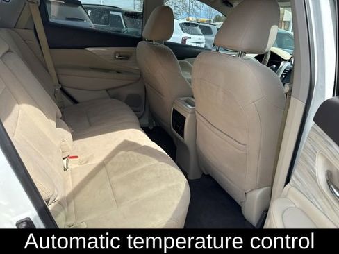 Used 2018 Nissan Murano SV FWD image 7